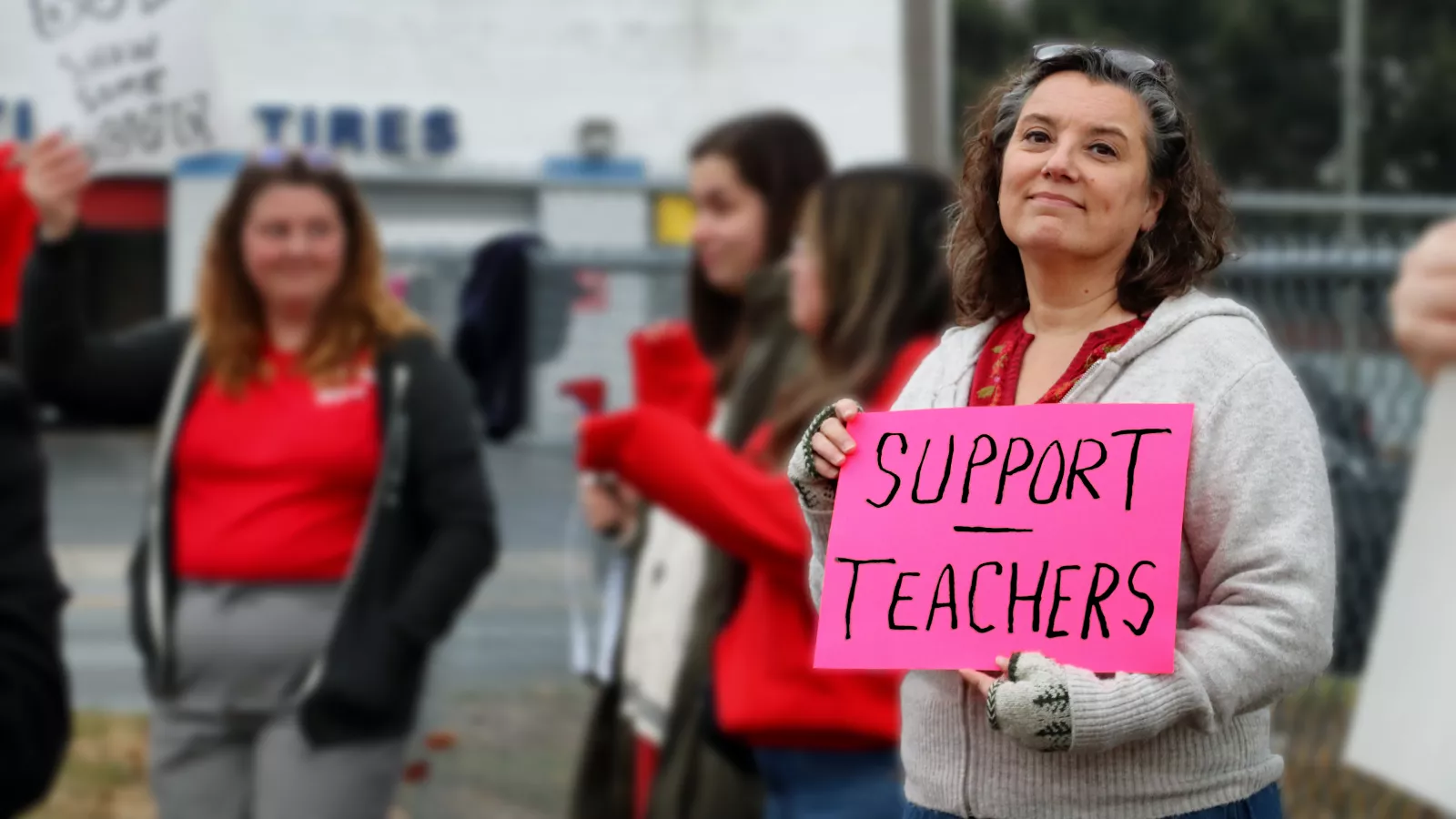 BEA members advocating for new contract