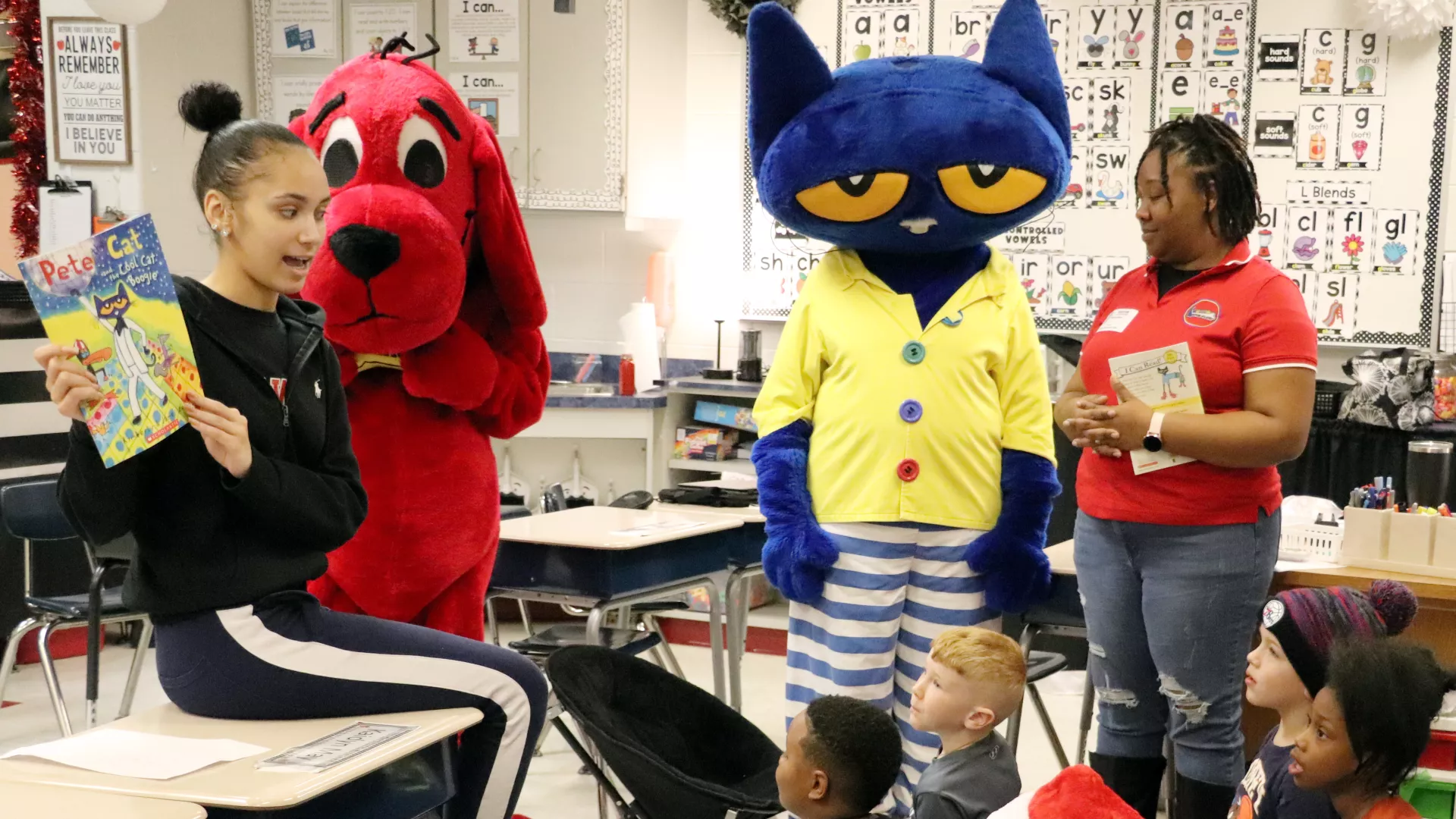 aspiring educators read to blades elementary school