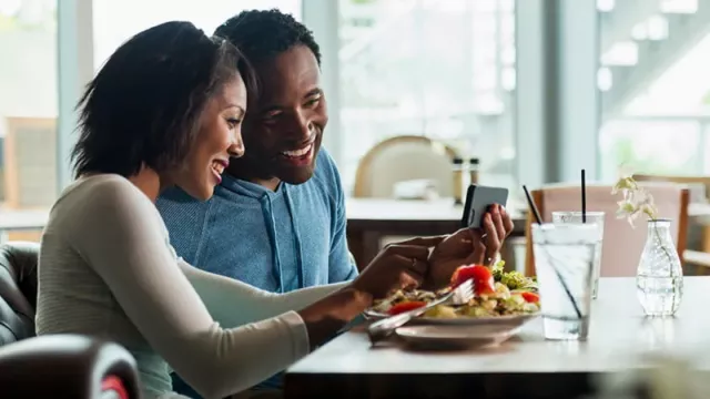 couple in a restaurant